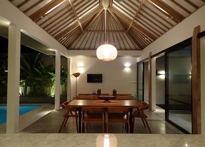 Hujan 2 Villa