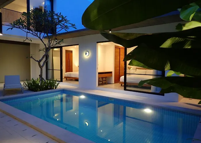 Hujan 2 Villa Seminyak